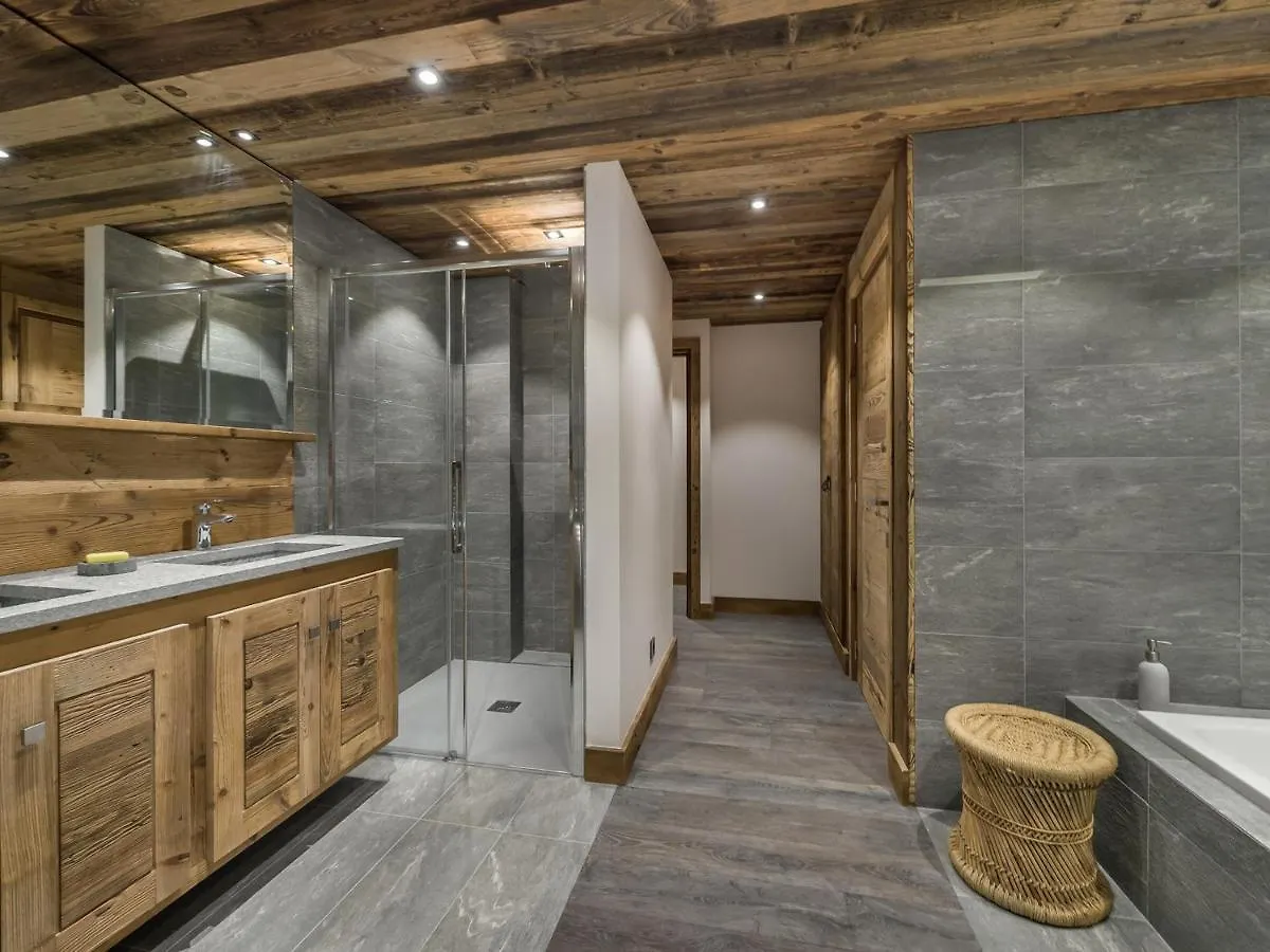 Duplex Spacieux Pour 14 Pers. Avec Sauna, Terrasse Et Parking, Au Pied Des Pistes - Meribel Village - Fr-1-566-11 Les Allues 0*,  Frankrijk